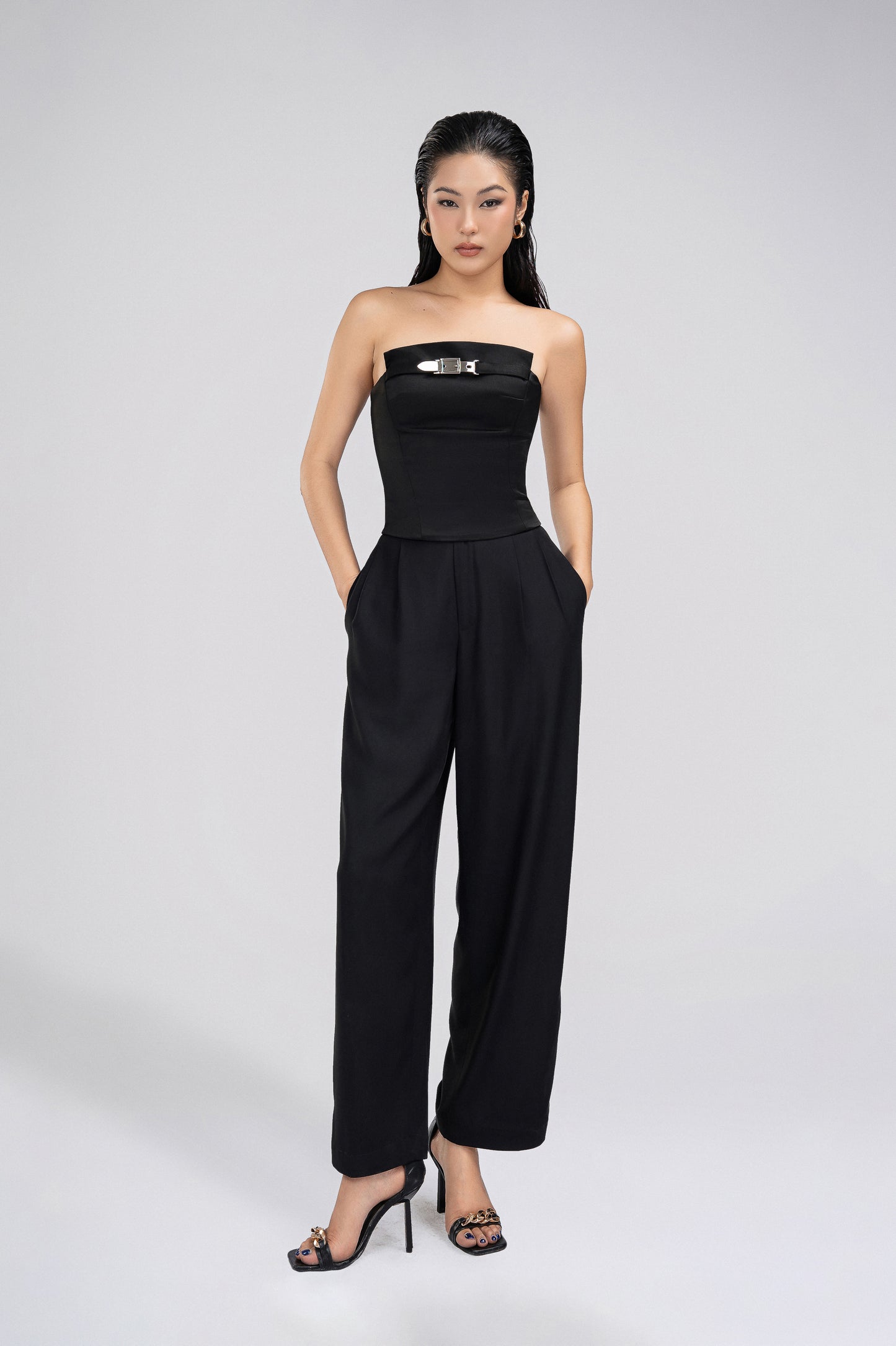 Pleated Petite Wide Leg Pants in Black