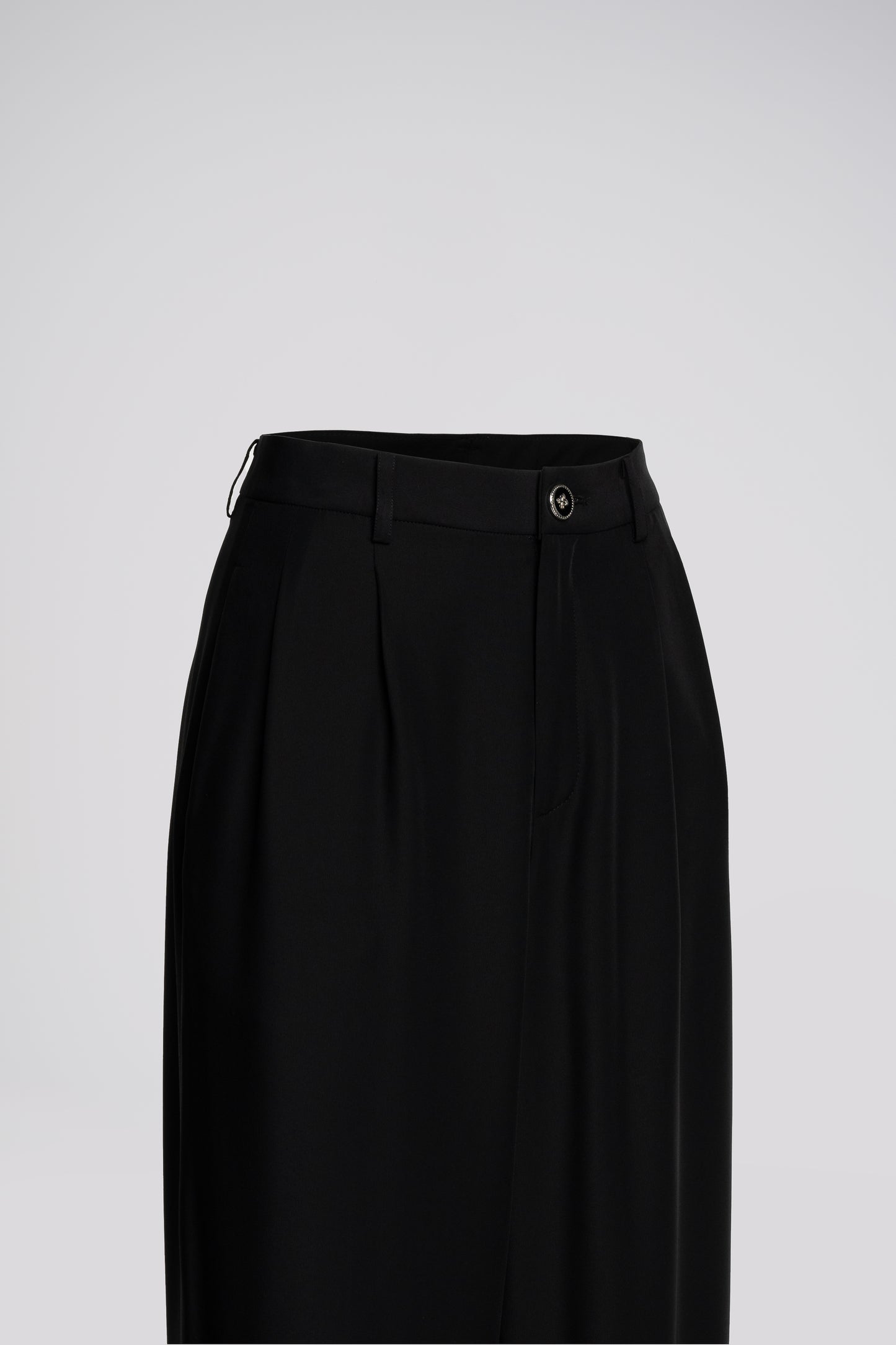 Pleated Petite Wide Leg Pants in Black